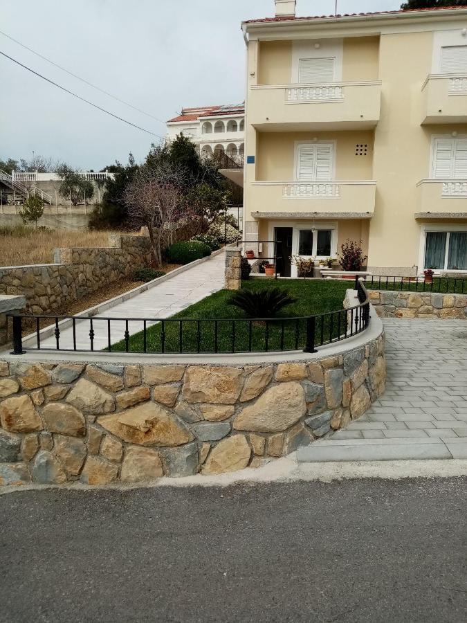 Banjol Apartments With A Parking Space Rab - 12383 מראה חיצוני תמונה